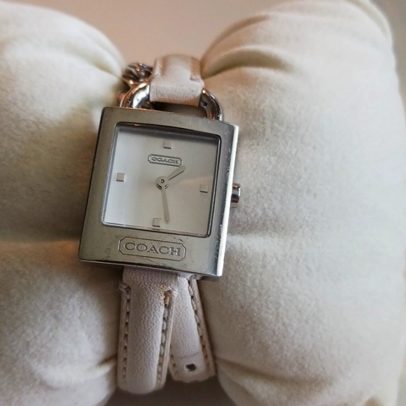 Coach Watch - Picture 1 of 4